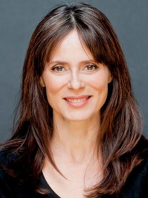 Айтана Санчес-Хихон в роли доктора Амаро